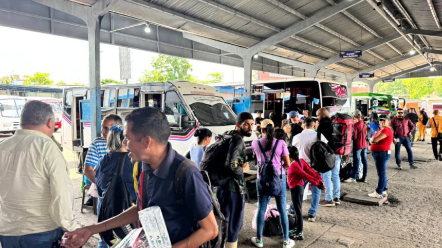Más de 100 mil personas se han movilizado por el Terminal de Maturín en vacaciones 1 terminal