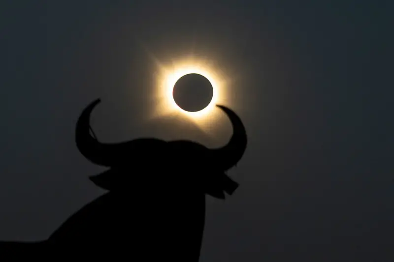 ¡Así se vivió el eclipse solar total de este 12 de agosto de 2026 en el mundo! 7 toro1