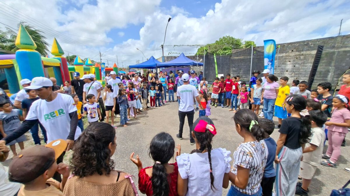 Transportistas llevan jornada de alegría a más de 300 niños de Guarapiche II en Maturín 2 transporte2