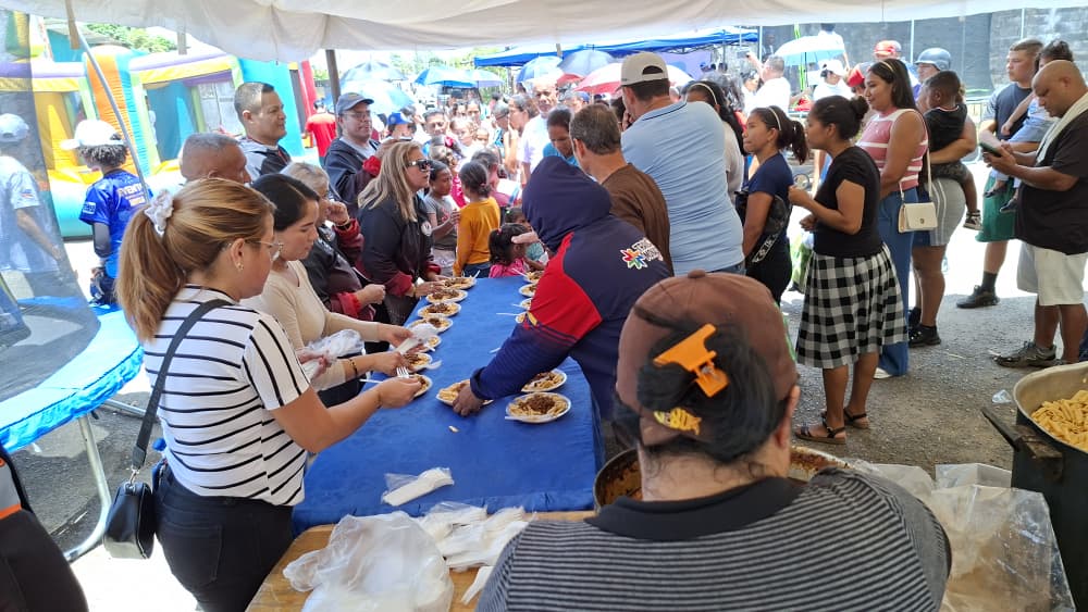 Transportistas llevan jornada de alegría a más de 300 niños de Guarapiche II en Maturín 4 transporte4