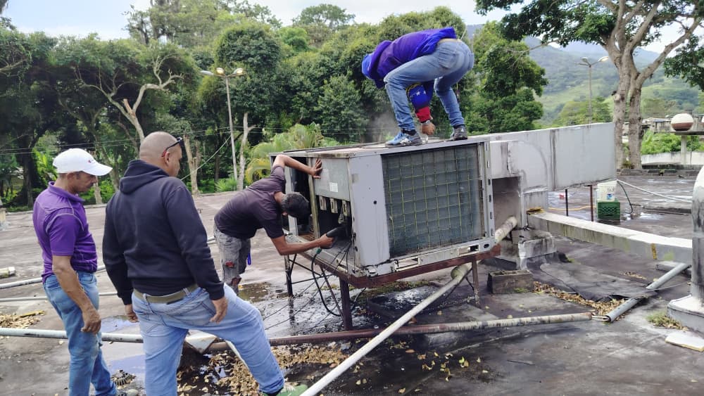 Avanzan trabajos de mantenimiento y rehabilitación en el Hospital de Caripe 2 Caripe2 1