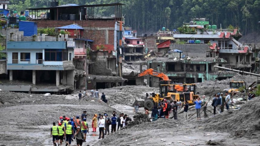 Aumentan a 1.295 los muertos por riadas en Nepal: logran rescatar a dos sobrevivientes 1 riadas