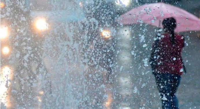 Paso de la Onda Tropical número 46 con desarrollo de lluvias en varias regiones