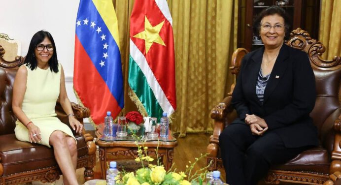 Venezuela y Surinam firman acuerdos de cooperación en diversas áreas