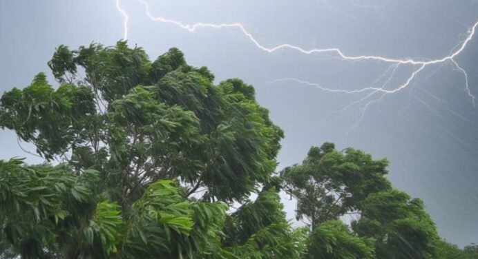 Incremento de nubosidad por el paso de la onda tropical traerán lluvias al país