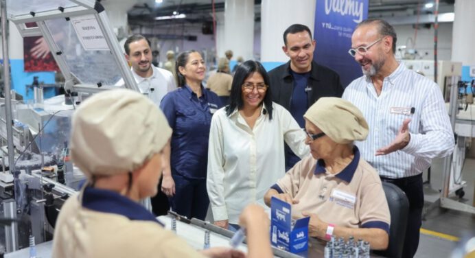 Presidenta Delcy Rodríguez visitó planta de producción de la empresa Valmy