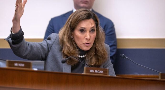 Congresista republicana Salazar a Trump: Los hispanos se sienten traicionados