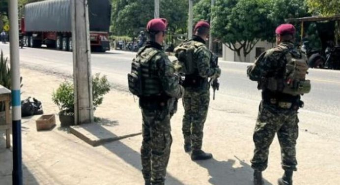 De la Espriella ordenó militarizar Santa Marta tras la ola de violencia