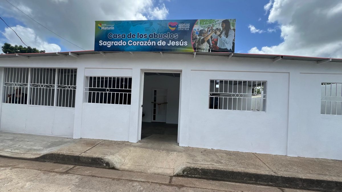 Alcaldesa Ana Fuentes inauguró Casa de los Abuelos de Jusepín 5 abuelos5