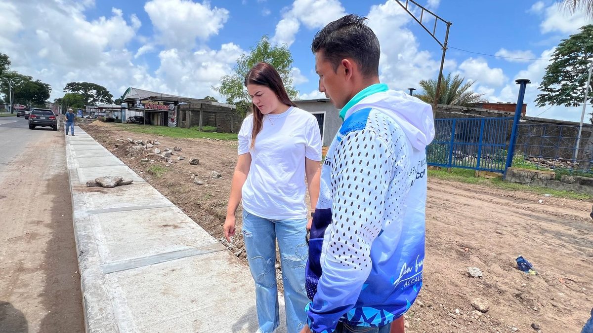 Ana Fuentes inspeccionó rehabilitación de la Avenida Libertador 2 ana2