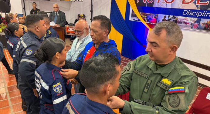 Gobierno asciende a 66 funcionarios del Cuerpo de Bomberos de Monagas