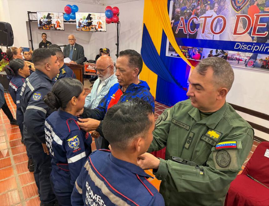 Gobierno asciende a 66 funcionarios del Cuerpo de Bomberos de Monagas 1 bomberos