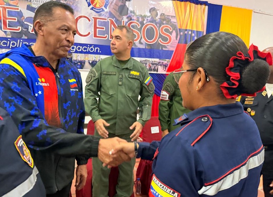 Gobierno asciende a 66 funcionarios del Cuerpo de Bomberos de Monagas 2 bomberos2