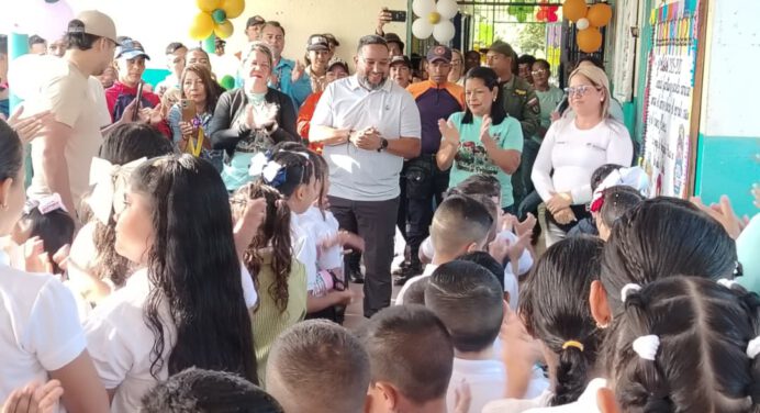 En Cedeño 51 planteles iniciaron nuevo periodo escolar 2026-2027
