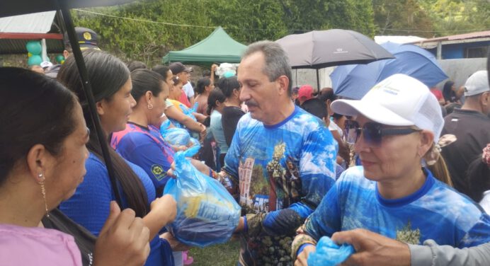 Chúo Velásquez llevó jornada médica y social a La Llovizna