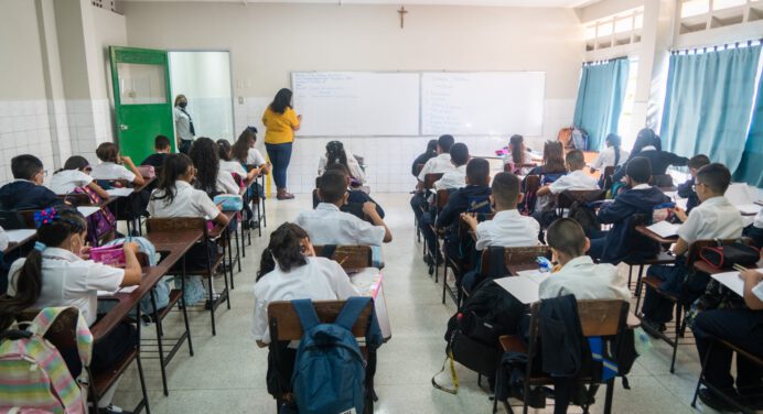 Ministerio de Educación llama a clases este lunes 14 de septiembre