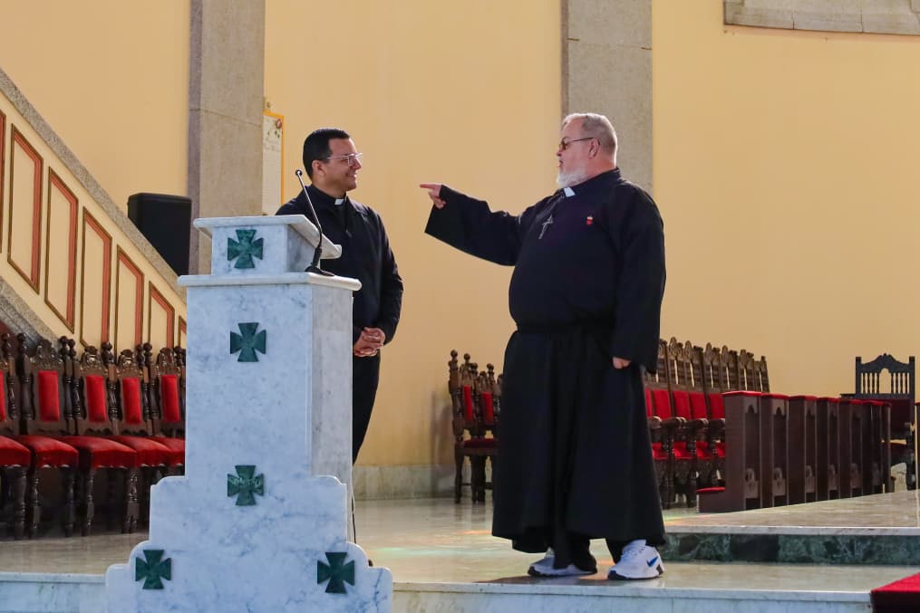 Exitoso retiro de renovación espiritual con Monseñor Roberto Sipols se desarrolló en la Catedral 12 con samael