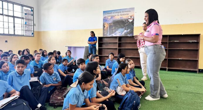 ​Alcaldía dicta orientación preventiva sobre embarazo no planificado en adolescentes