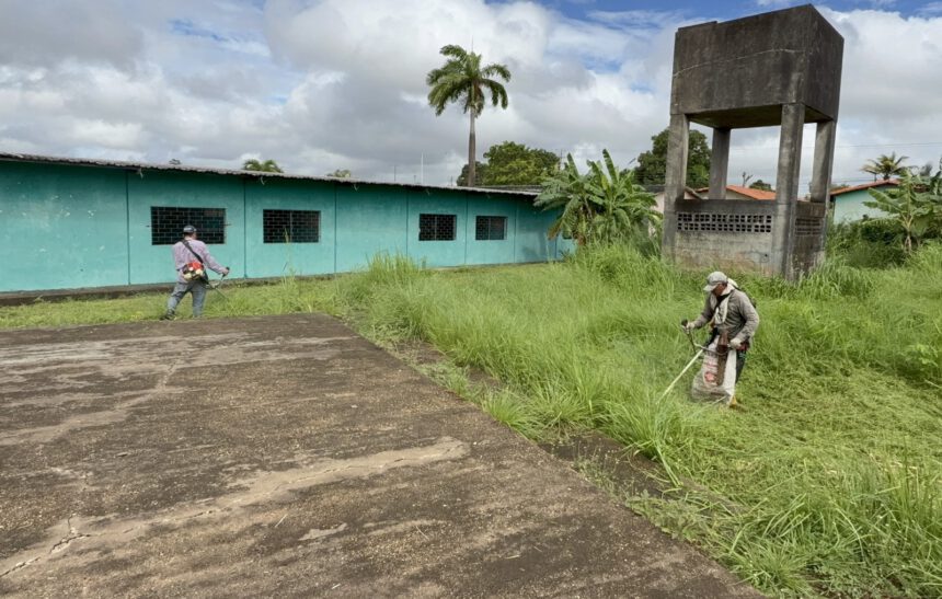 “Mi comuna va a la escuela” embellece centros educativos en Alto de Los Godos 1 escuela