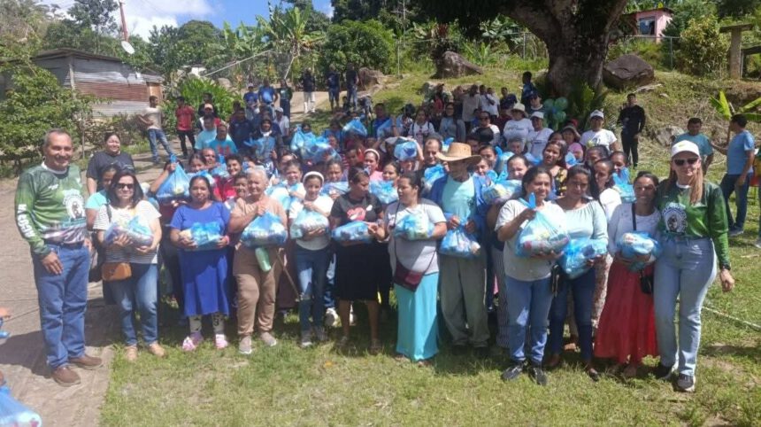 Alcalde "Chúo" Velásquez llevó atención médica y social a Monte Oscuro 1 jornada