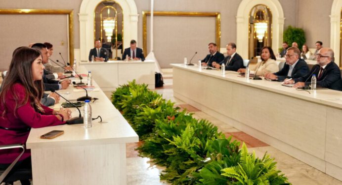 Mesa de diálogo en sesión permanente hasta el miércoles 23