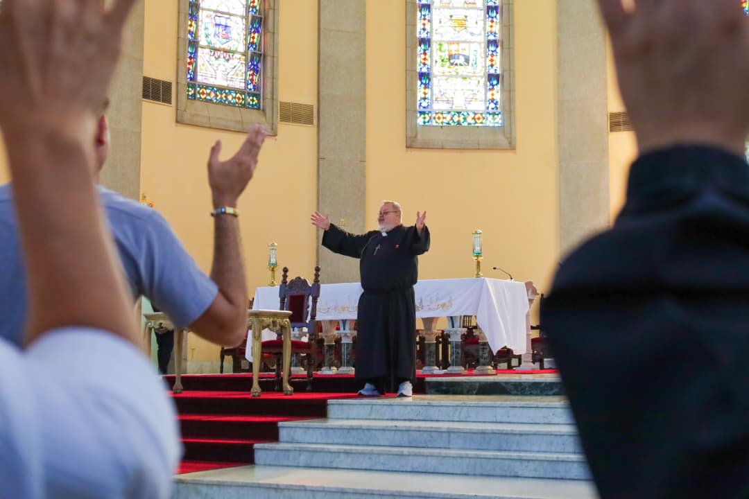 Exitoso retiro de renovación espiritual con Monseñor Roberto Sipols se desarrolló en la Catedral 10 monsenor9
