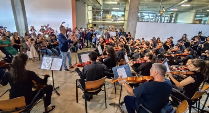 Icum finaliza seminarios de instrumentos de cuerdas y percusión‎