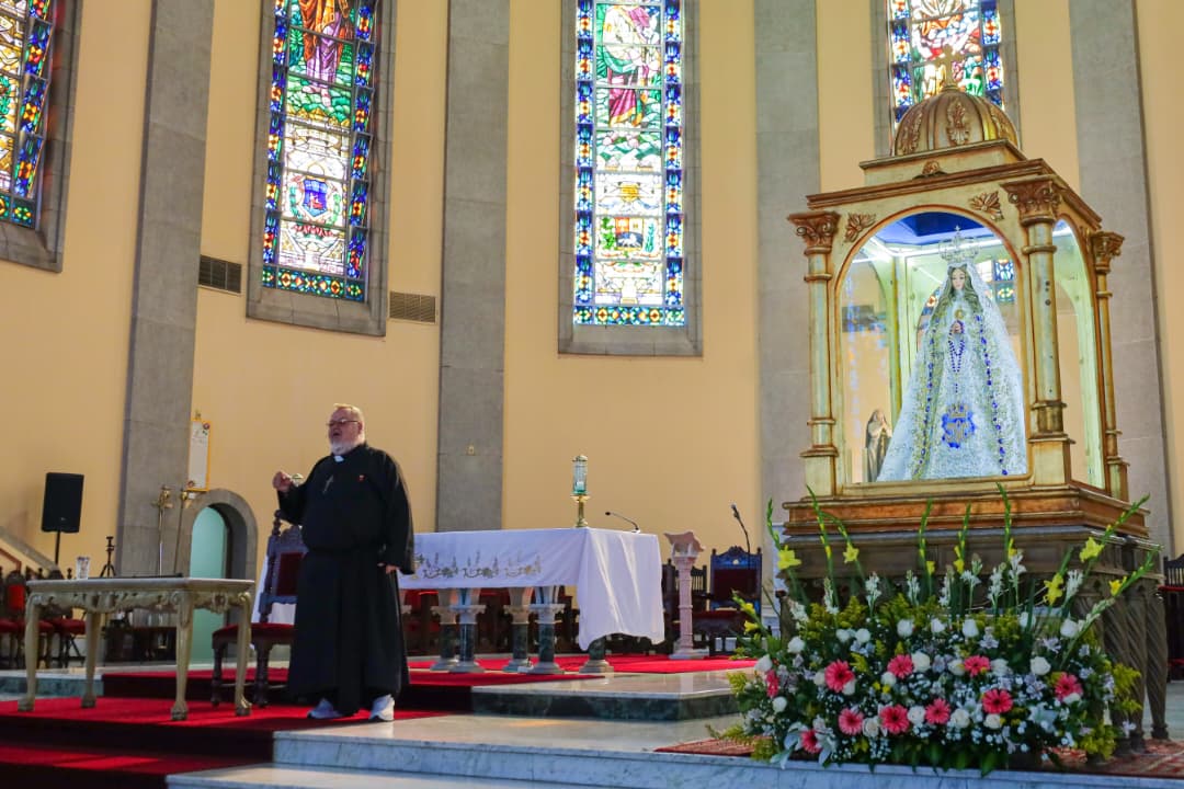 Exitoso retiro de renovación espiritual con Monseñor Roberto Sipols se desarrolló en la Catedral 11 portada12