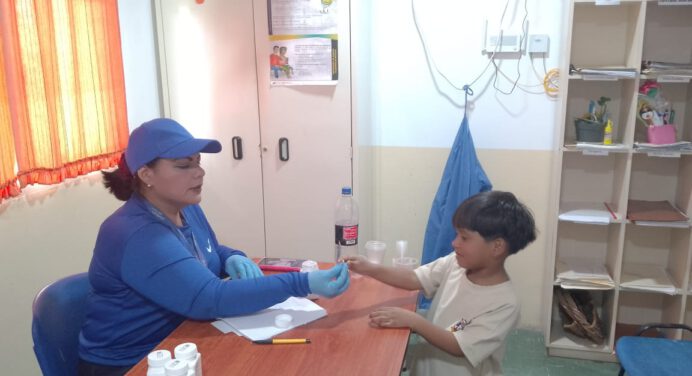 Despliegan jornada de desparasitación en tres parroquias de Maturín‎