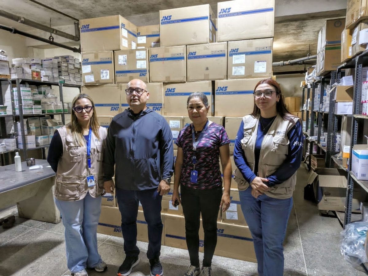 Banco de Sangre del Humnt recibe dotación de 10 mil bolsas recolectoras 2 sangre2