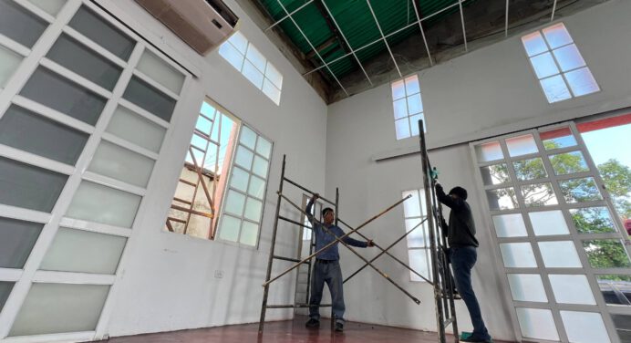 Inició sustitución del techo de la iglesia San Juan de La Cruz
