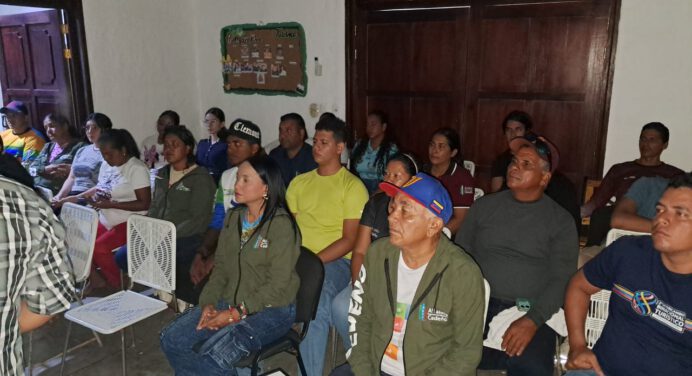 Dirección de Turismo del municipio Cedeño capacita a servidores públicos
