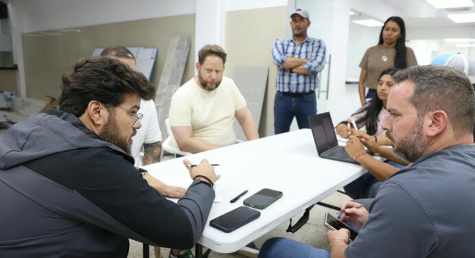 Evalúan adelantos en modernización de la Clínica popular Dr. José María Vargas