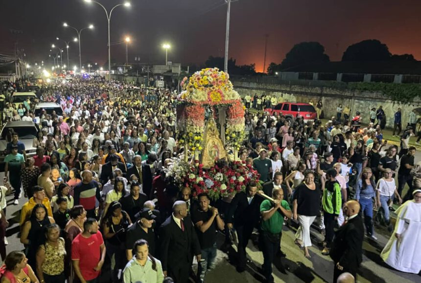 Con multitudinaria peregrinación honran a la Virgen del Valle en Punta de Mata 1 Zamora