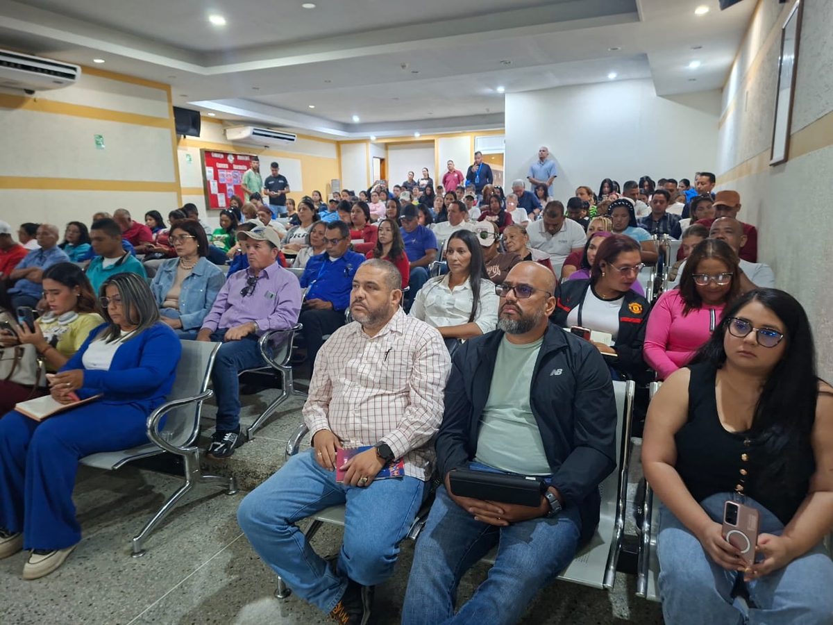 Zamoranos participan en el foro “Venezuela del futuro hablemos de petróleo” 2 zamora2 1