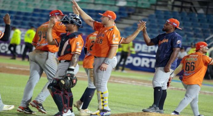 Caribes derrotó a Bravos y empató la cima del torneo (+resultados)