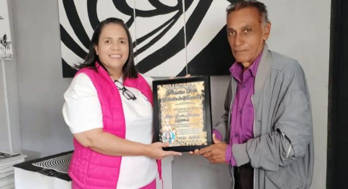 Alcaldesa de Uracoa es galardonada con el premio «Estrella de Venezuela»