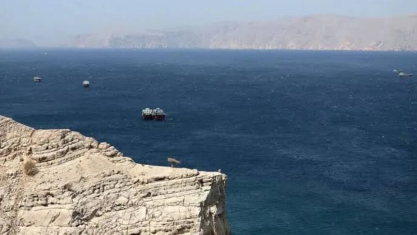 Irán amenaza con cerrar las rutas de exportación de crudo en Ormuz 1 Ormuz