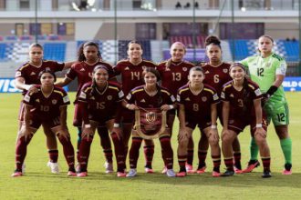 Vinotinto femenina