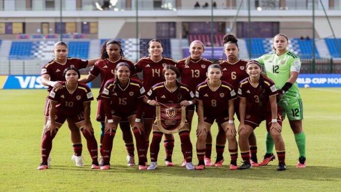 Vinotinto femenina