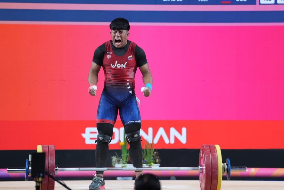 Monaguense Ángel Rodríguez impone récord mundial juvenil en Panamericano de México 4 angel4