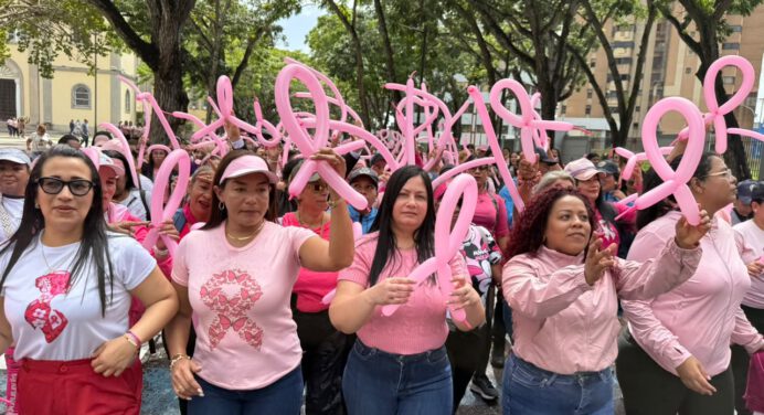 Monagas se vistió de rosa para promover la lucha contra el cáncer de mama