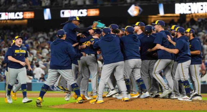 Cerveceros de Milwaukee acabó reinado de los Dodgers y pasó a la Serie Mundial