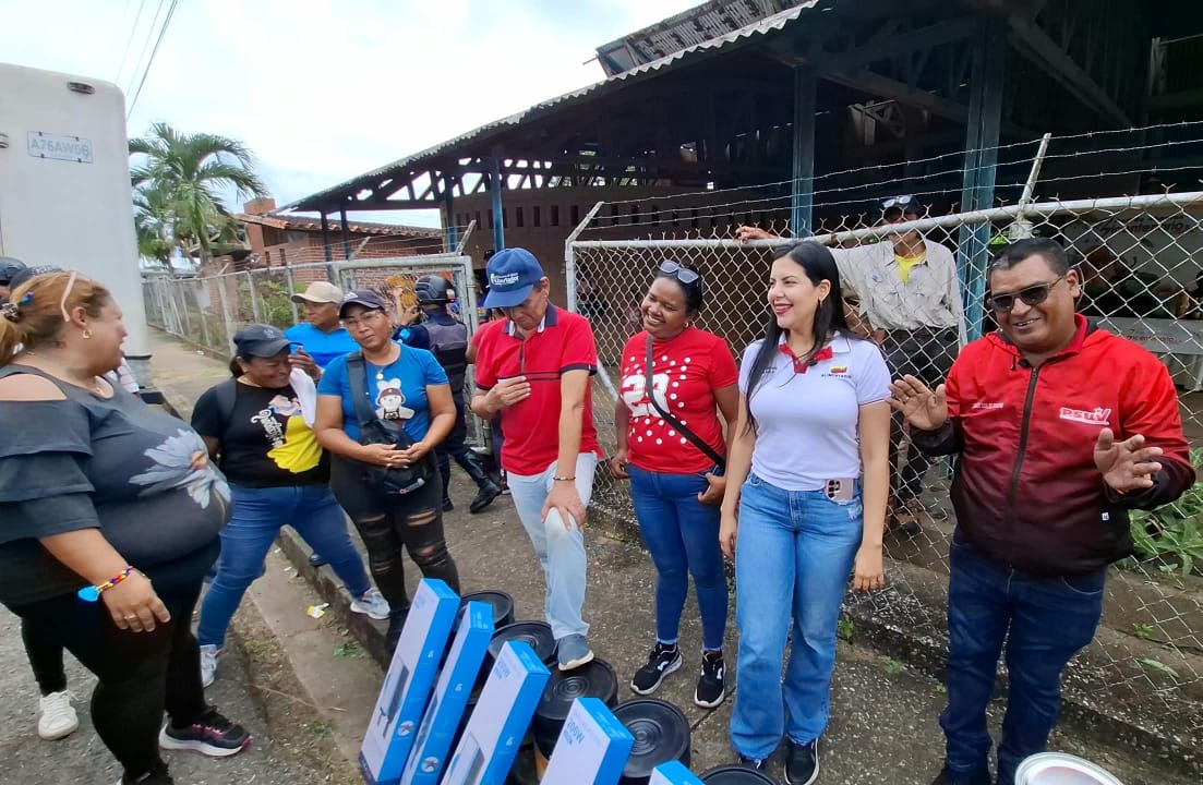 Realizan despliegue de Ferias del Campo Soberano en el municipio Libertador 3 feria3