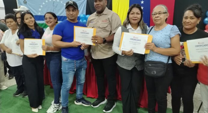 Inces entrega más de 400 certificados de formación en el municipio Cedeño