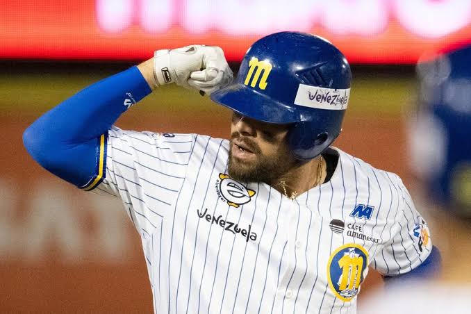 ¡Este lunes comienza temporada 2026 - 2027 del béisbol profesional! 2 magallanes