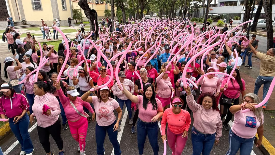 Monagas se vistió de rosa para promover la lucha contra el cáncer de mama 4 marcha4 1
