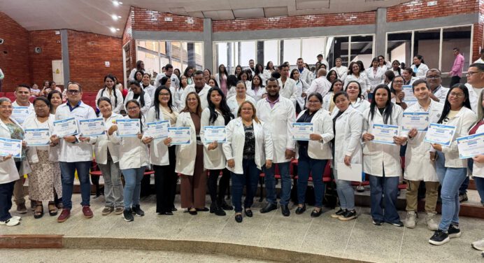 Con entrega de reconocimientos celebran día del Médico Integral en Monagas