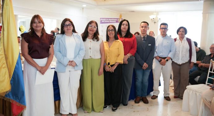 Odontólogos de Monagas conmemoraron su día reconociendo trayectoria de profesionales