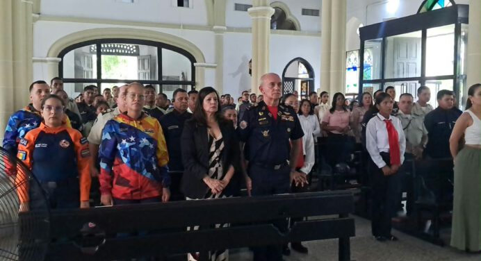 Con misa de acción de gracias y ofrenda floral Polimaturín celebró su 34º aniversario